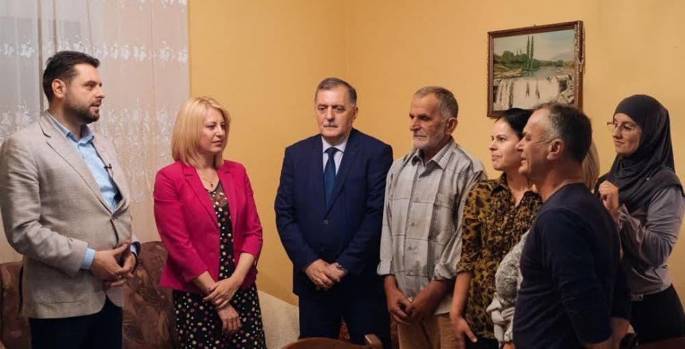 Kandidati za odbornike Građanskog saveza za promjene posjetili porodicu Orahovac Kandidati za odbornike Građanskog saveza za promjene posjetili porodicu Orahovac