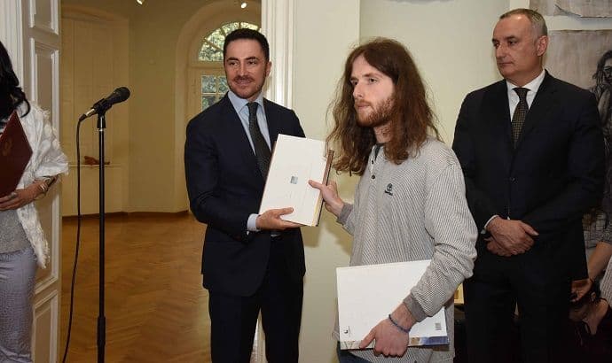 Nagrada Perspektive uručena studentu Vladanu Pejanoviću Nagrada Perspektive uručena studentu Vladanu Pejanoviću