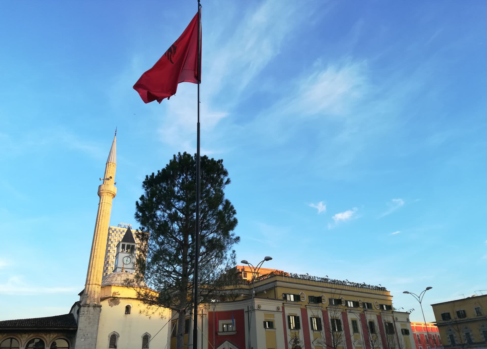 Zbog protesta turisti otkazuju putovanja u Albaniju Zbog protesta turisti otkazuju putovanja u Albaniju