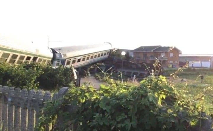 Sudar kamiona i voza, dvoje mrtvih Sudar kamiona i voza, dvoje mrtvih