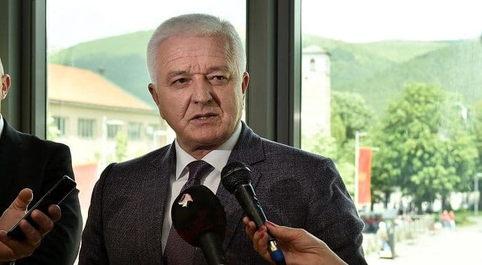 Kriminal ima problem s državom, riješićemo ga koristeći sva moguća sredstva! Kriminal ima problem s državom, riješićemo ga koristeći sva moguća sredstva!