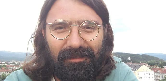 Petar Šundić, 33 obrtaja: Švarceneger protiv Van Dama Petar Šundić, 33 obrtaja: Švarceneger protiv Van Dama