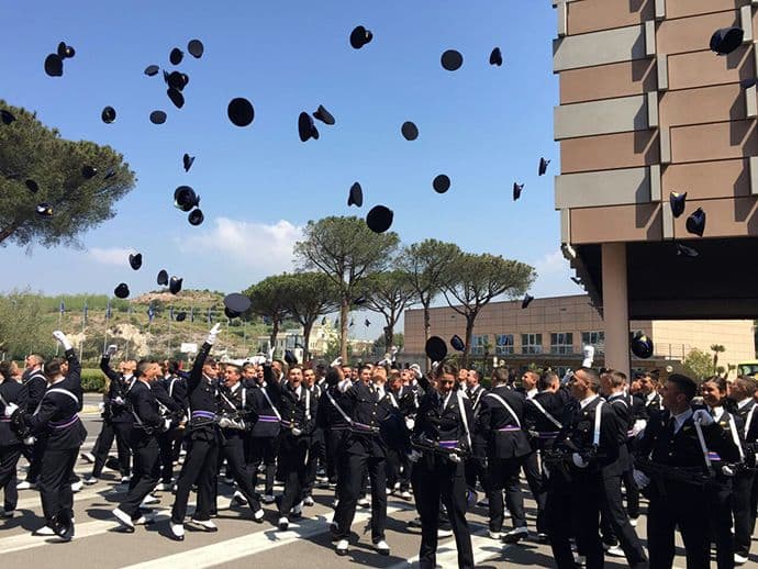 Objavljen oglas za školovanje na vojnim akademijama u Grčkoj Objavljen oglas za školovanje na vojnim akademijama u Grčkoj