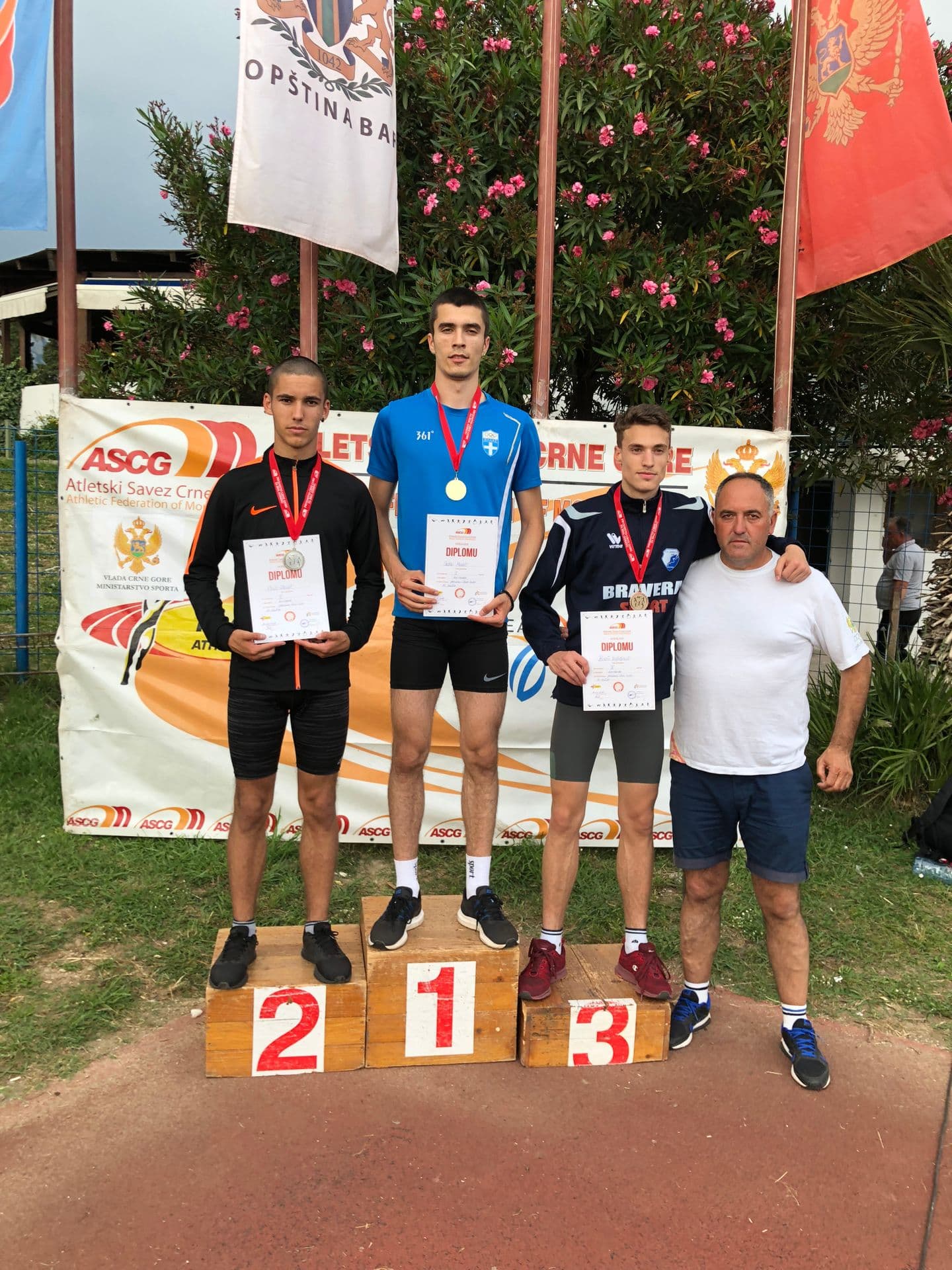 Perunović, Matović i Dragović po dvije zlatne medalje Perunović, Matović i Dragović po dvije zlatne medalje