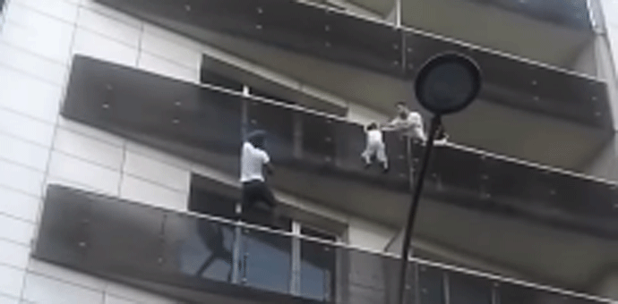 „Spajdermen“ iz Malija spasio dijete „Spajdermen“ iz Malija spasio dijete