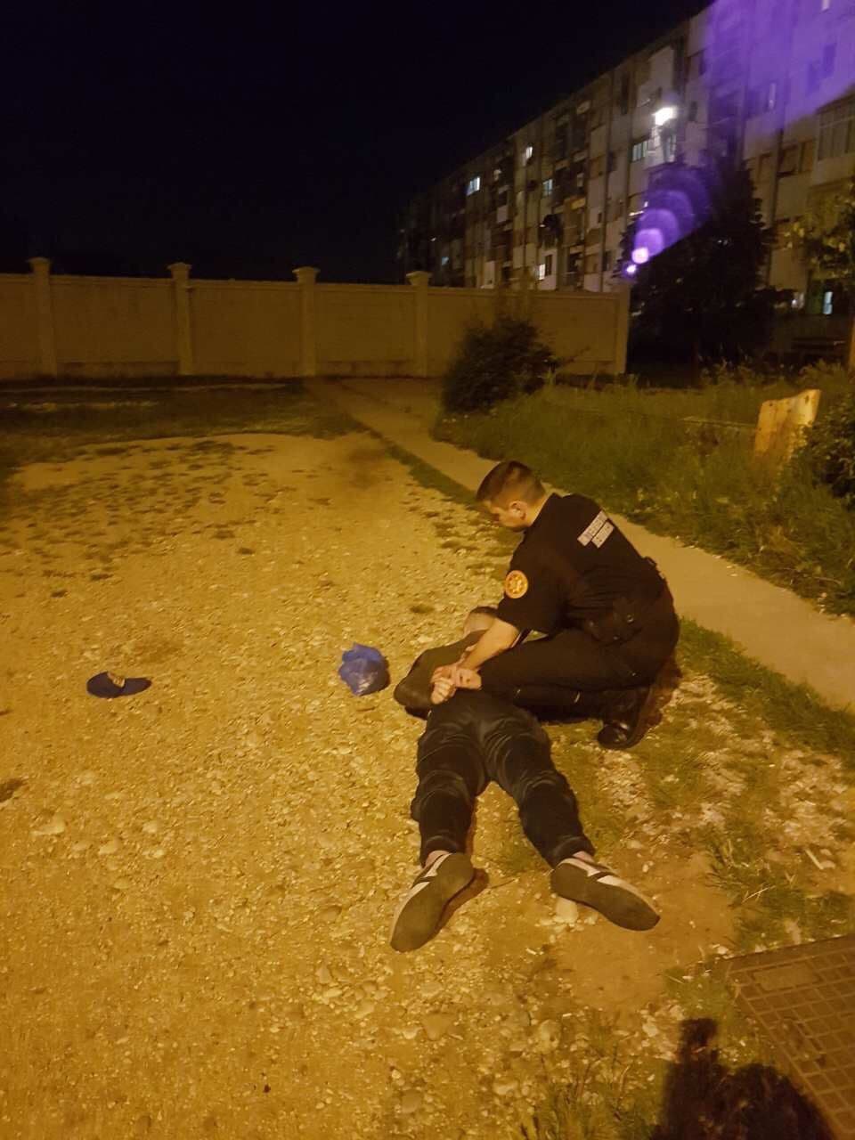 Uhapšen Ivan Todorović: Pokušao da bježi i izvukao pištolj, savladala ga policija Uhapšen Ivan Todorović: Pokušao da bježi i izvukao pištolj, savladala ga policija