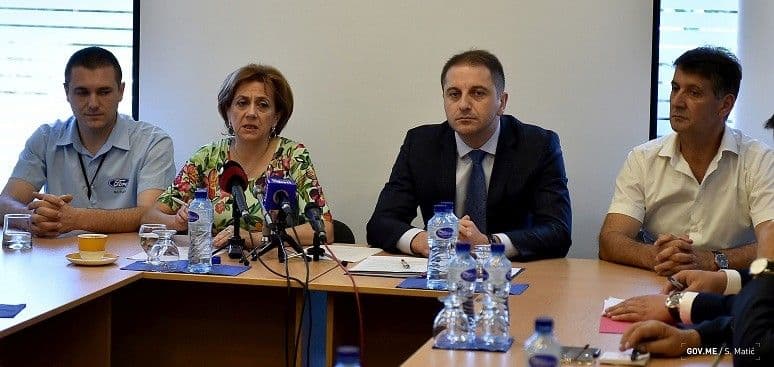 Dualni sistem povezuje obrazovanje i privredu Dualni sistem povezuje obrazovanje i privredu