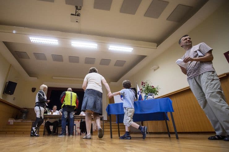 Stranka nekadašnjeg premijera Janše pobijedila na izborima Stranka nekadašnjeg premijera Janše pobijedila na izborima
