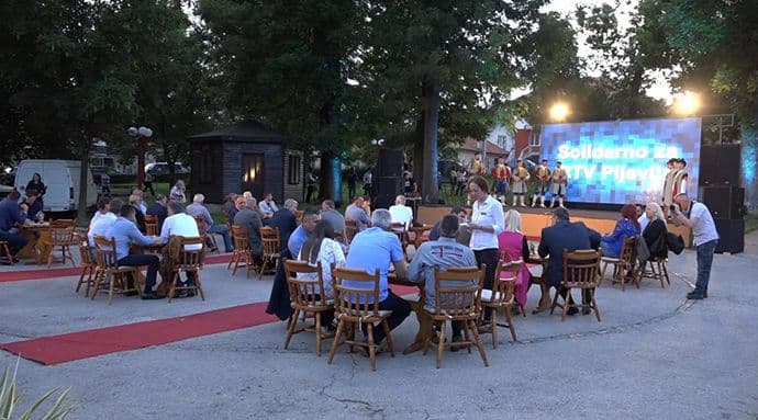 Na donatorskoj večeri za RTV Pljevlja prikupljeno 130.000 eura Na donatorskoj večeri za RTV Pljevlja prikupljeno 130.000 eura