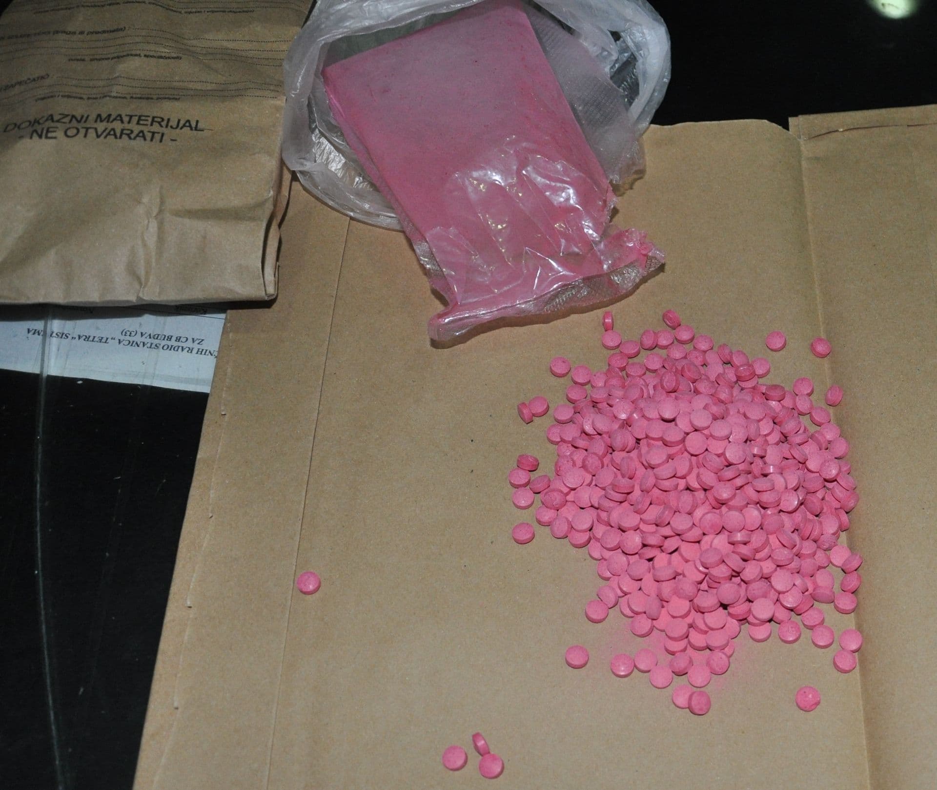 Budva: Pronađene 653 tablete ekstazija Budva: Pronađene 653 tablete ekstazija