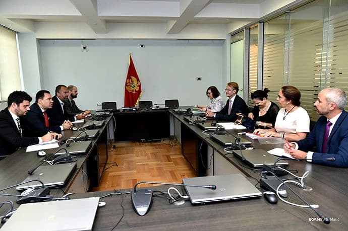 Vlada spremna na dodatne napore u cilju veće inkluzije Roma i Egipćana Vlada spremna na dodatne napore u cilju veće inkluzije Roma i Egipćana