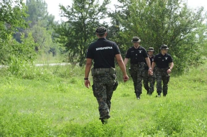 Žandarmerija, ronioci i policija nastavljaju potragu za srpskim novinarom Žandarmerija, ronioci i policija nastavljaju potragu za srpskim novinarom