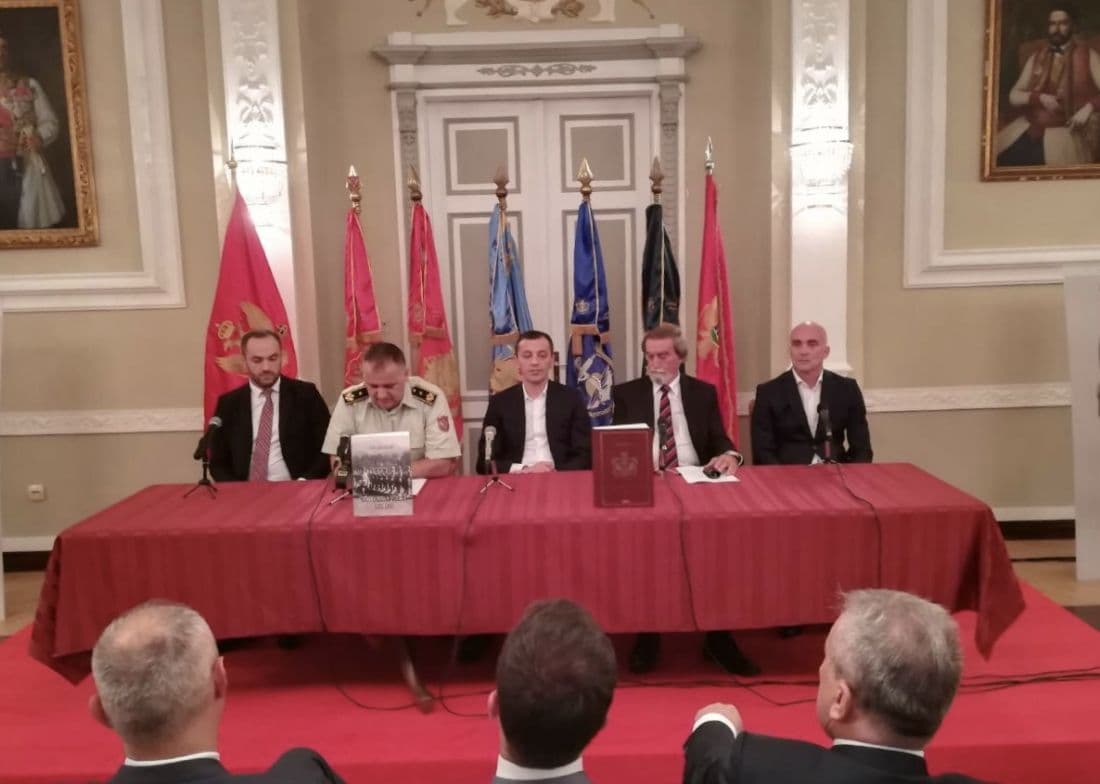 Promovisana knjiga Srđe Martinovića “Crnogorska vojska od 1854. do 1916.” Promovisana knjiga Srđe Martinovića “Crnogorska vojska od 1854. do 1916.”