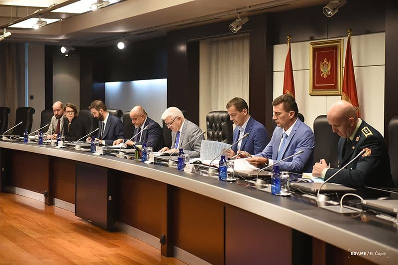 Crna Gora ozbiljno ispunjava obaveze koje proizilaze iz članstva i nacionalnih prioriteta Crna Gora ozbiljno ispunjava obaveze koje proizilaze iz članstva i nacionalnih prioriteta