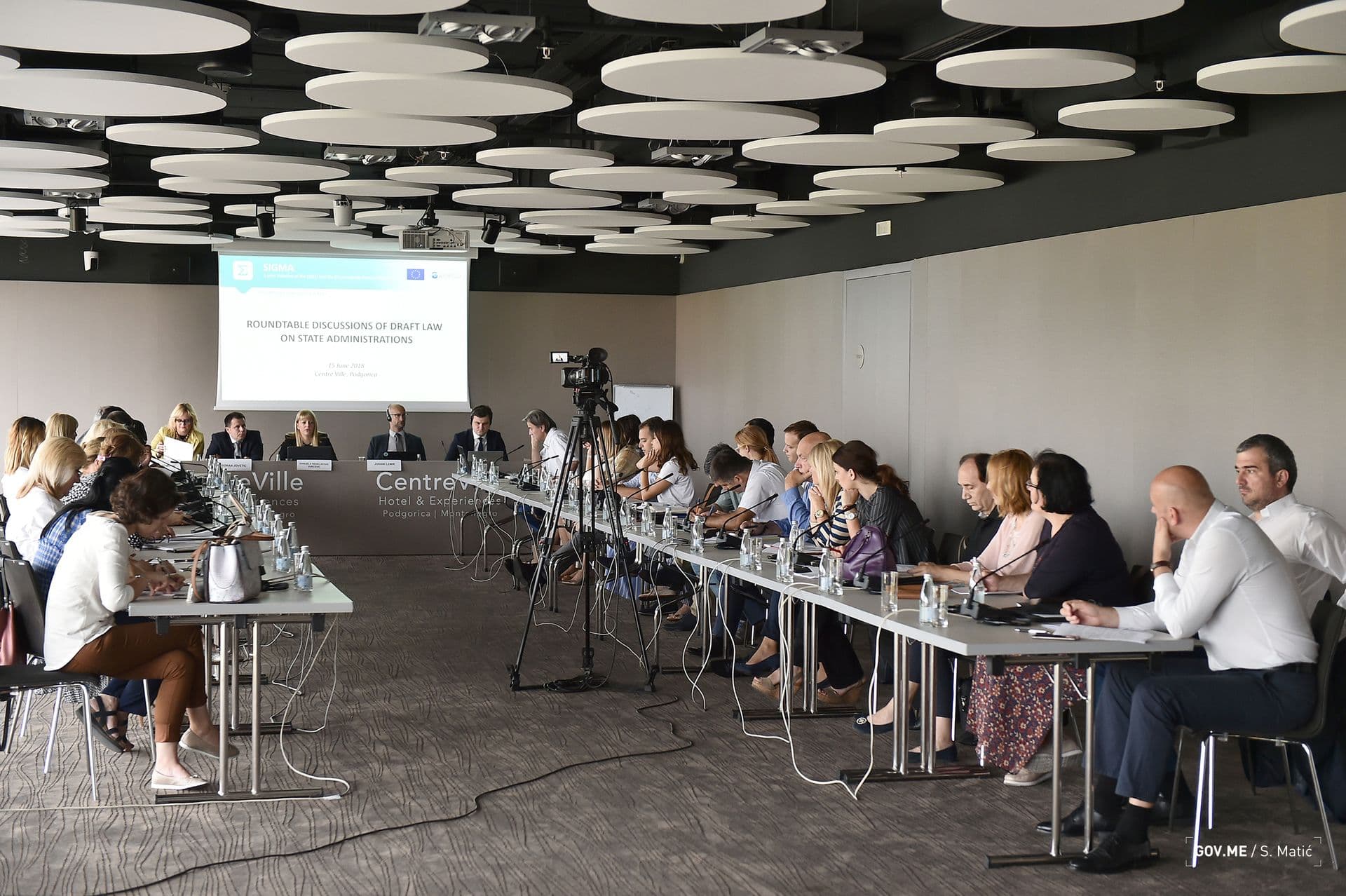 Održan okrugli sto o Nacrtu zakona o državnoj upravi Održan okrugli sto o Nacrtu zakona o državnoj upravi