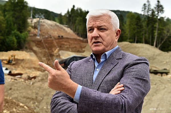 Dobro zasučite rukave ili ćemo se svađati Dobro zasučite rukave ili ćemo se svađati