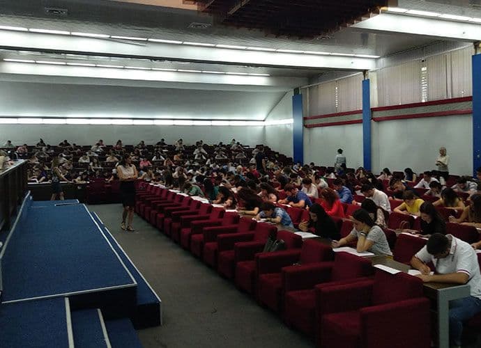 Za učešće u Programu „Stop sivoj ekonomiji“ testirano oko 430 visokoškolaca Za učešće u Programu „Stop sivoj ekonomiji“ testirano oko 430 visokoškolaca