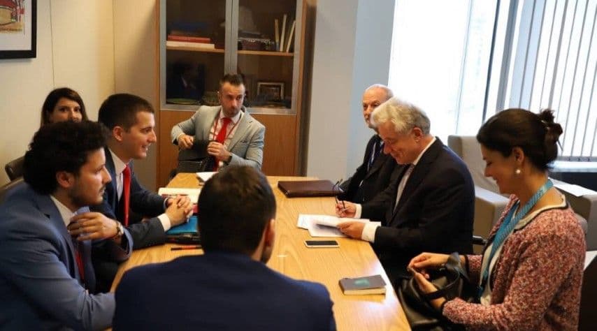 Neće u parlament bez datuma izbora Neće u parlament bez datuma izbora