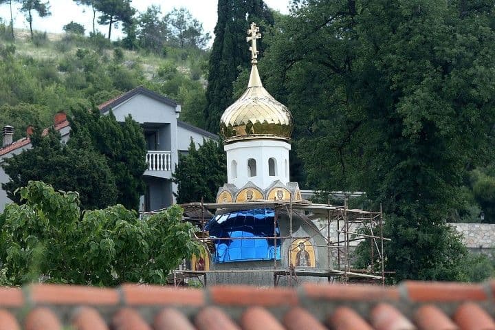 U rješenju mora pisati da je porta sastavni dio Manastira Dajbabe U rješenju mora pisati da je porta sastavni dio Manastira Dajbabe