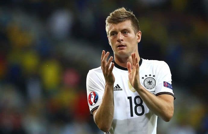 Kros majstorskim pogotkom spasio Pancere Kros majstorskim pogotkom spasio Pancere