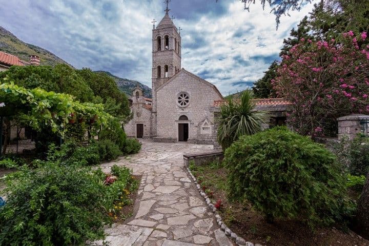 I u Reževićima gradili i doziđivali po svom nahođenju I u Reževićima gradili i doziđivali po svom nahođenju