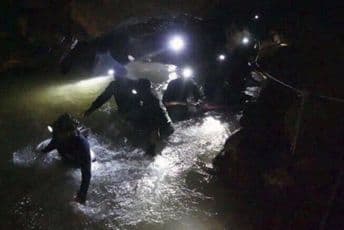 Nađeni nestali dječaci i trener "sa znacima života"