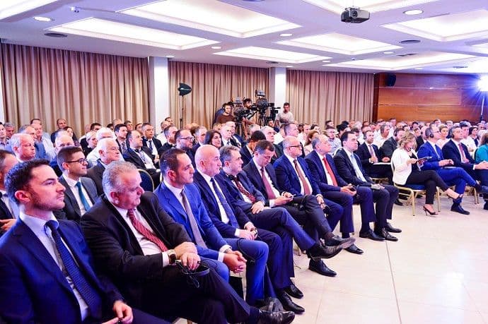 Poslovni forum Crna Gora-Albanija okupio 200 privrednika Poslovni forum Crna Gora-Albanija okupio 200 privrednika