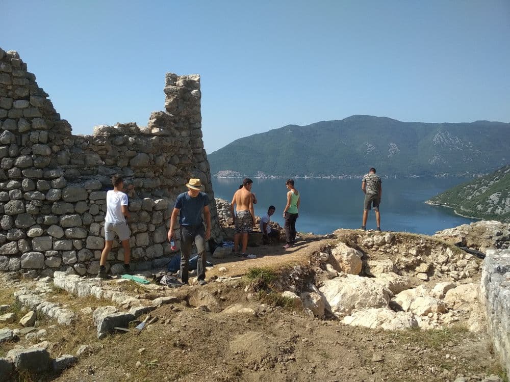 Gradina krije arheološko blago kraljice Teute (FOTO) Gradina krije arheološko blago kraljice Teute (FOTO)