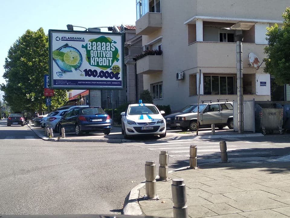 Vlada: Novčana kazna za policijskog službenika koji se nepropisno parkirao Vlada: Novčana kazna za policijskog službenika koji se nepropisno parkirao