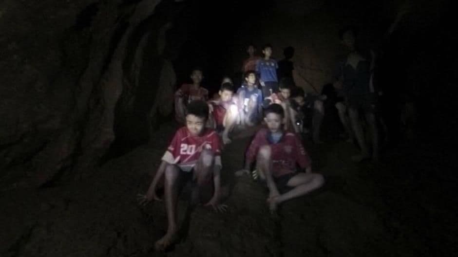 Spašeni tajlandski dječaci povlače se u budistički hram Spašeni tajlandski dječaci povlače se u budistički hram