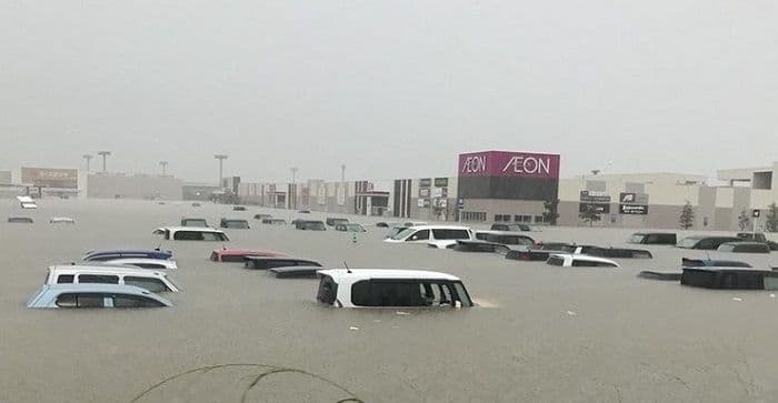 Više od 30 ljudi poginulo u poplavama Više od 30 ljudi poginulo u poplavama