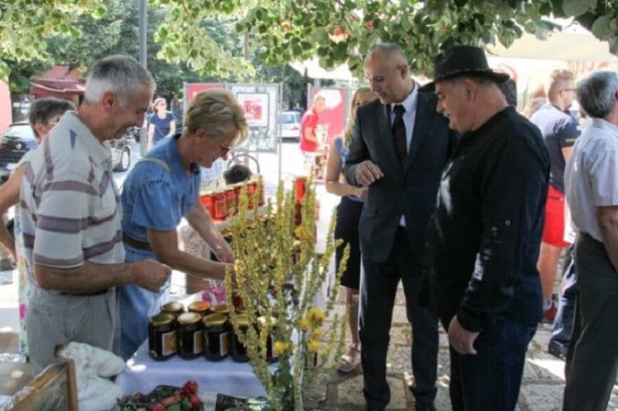 Održana manifestacija „Miris lipa i meda“ Održana manifestacija „Miris lipa i meda“