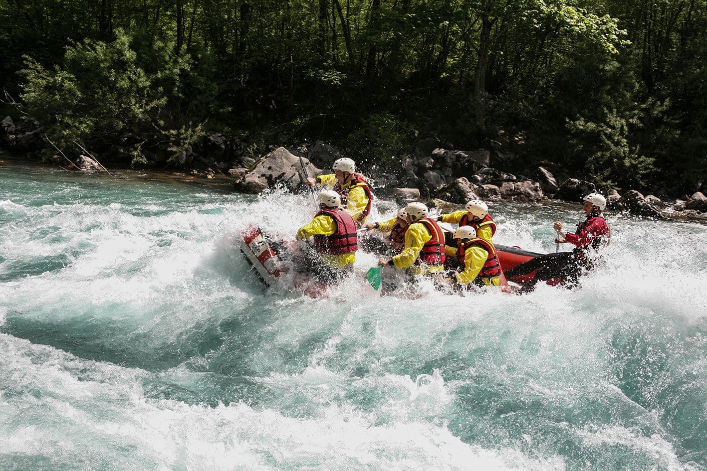 (FOTO) Spašavanje djevojke teško povrijeđene na raftingu na Tari (FOTO) Spašavanje djevojke teško povrijeđene na raftingu na Tari