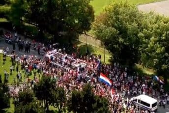 UŽIVO: Na Trgu je ludnica!