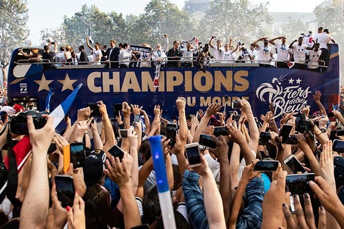 Francuski "zlatni momci" u Jelisejskoj palati Francuski "zlatni momci" u Jelisejskoj palati