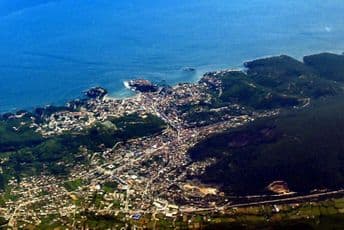 Porodica iz Ulcinja traži pomoć: Sedam dana smo zarobljene u kući, preko kanapa dobijamo namirnice Porodica iz Ulcinja traži pomoć: Sedam dana smo zarobljene u kući, preko kanapa dobijamo namirnice