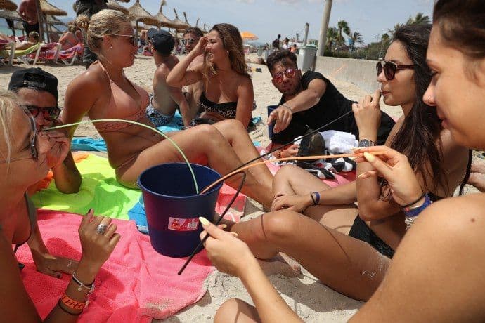 Nema više golih djevojaka i opijanja Nema više golih djevojaka i opijanja