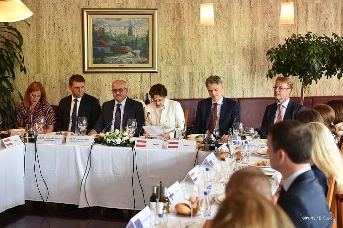 Darmanović sa članovima Radne grupe za proširenje u Savjetu EU Darmanović sa članovima Radne grupe za proširenje u Savjetu EU