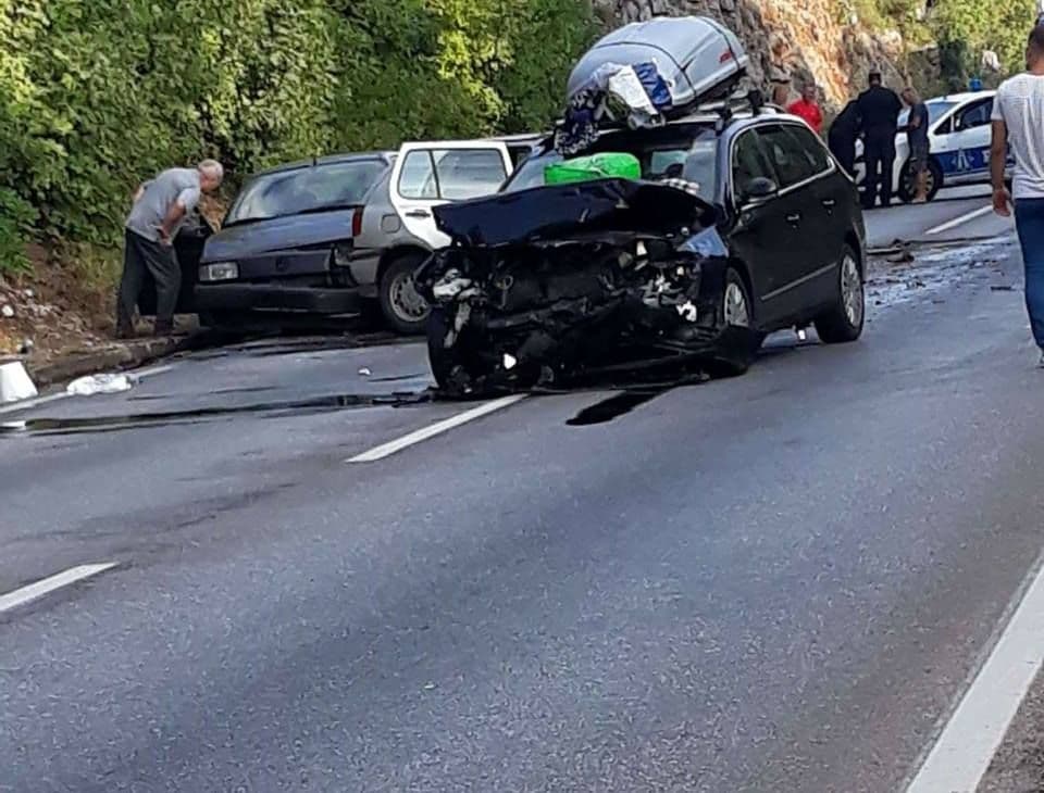 Povrijeđeno pet osoba Povrijeđeno pet osoba