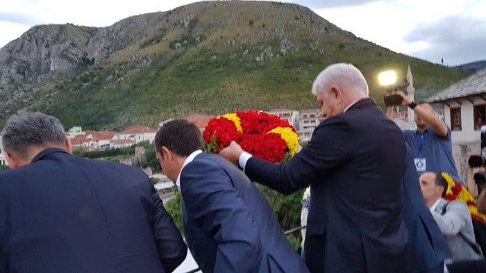 Marković bacio vijenac u znak pijeteta žrtvama rata Marković bacio vijenac u znak pijeteta žrtvama rata