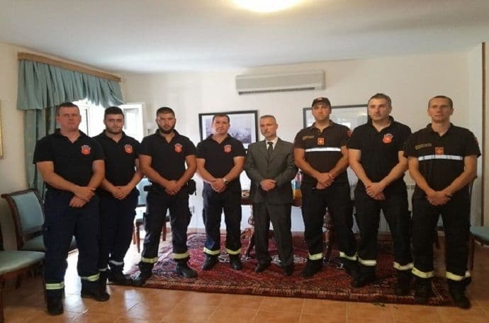 Cetinjski vatrogasci odali poštu žrtvama požara u Grčkoj Cetinjski vatrogasci odali poštu žrtvama požara u Grčkoj