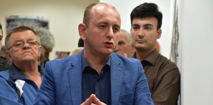 Kneževiću prijeti zatvor, DF najavio ,,samoodbranu“ Kneževiću prijeti zatvor, DF najavio ,,samoodbranu“