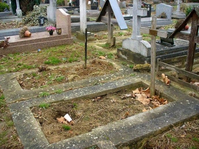 Posmrtni ostaci Mihaila su premješteni na drugo groblje Posmrtni ostaci Mihaila su premješteni na drugo groblje