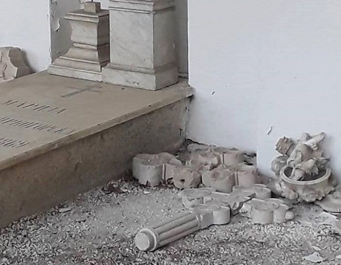 O Dvorskom groblju, kao i ostalim grobovima, ni riječi O Dvorskom groblju, kao i ostalim grobovima, ni riječi