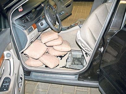 Crnogorski državljani prevozili drogu vrijednu 100.000 eura Crnogorski državljani prevozili drogu vrijednu 100.000 eura