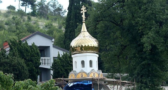 Ministarstvu kulture nedopustivo da se ozakoni objekat kod Manastira Dajbabe Ministarstvu kulture nedopustivo da se ozakoni objekat kod Manastira Dajbabe