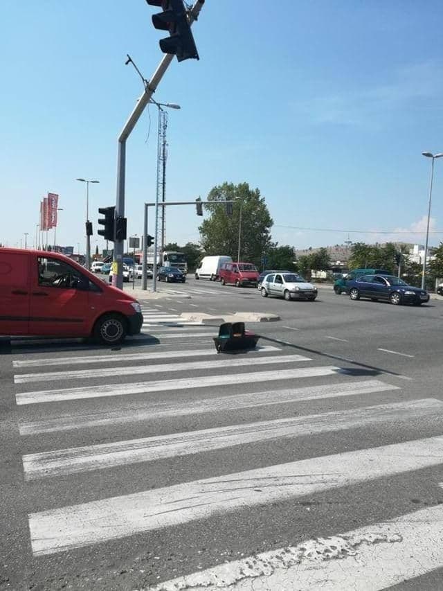 Pao semafor na Zabjelu Pao semafor na Zabjelu