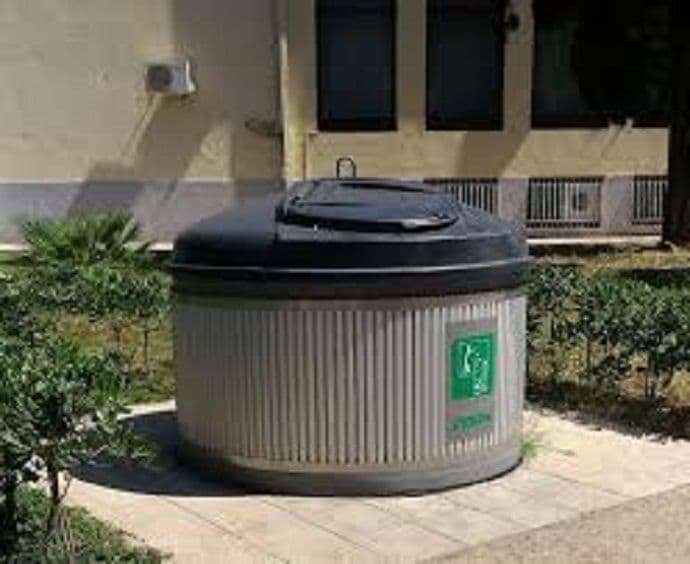 Počela montaža novih podzemnih kontejnera Počela montaža novih podzemnih kontejnera