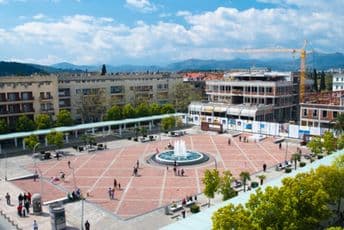 Sve spremno za večerašnji koncert, za posjetioce besplatno vino (VIDEO) Sve spremno za večerašnji koncert, za posjetioce besplatno vino (VIDEO)