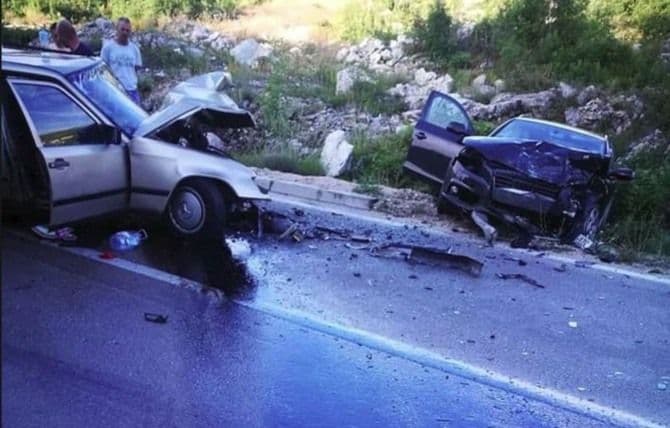 Teška saobraćajna nesreća na putu Trebinje-Herceg Novi Teška saobraćajna nesreća na putu Trebinje-Herceg Novi
